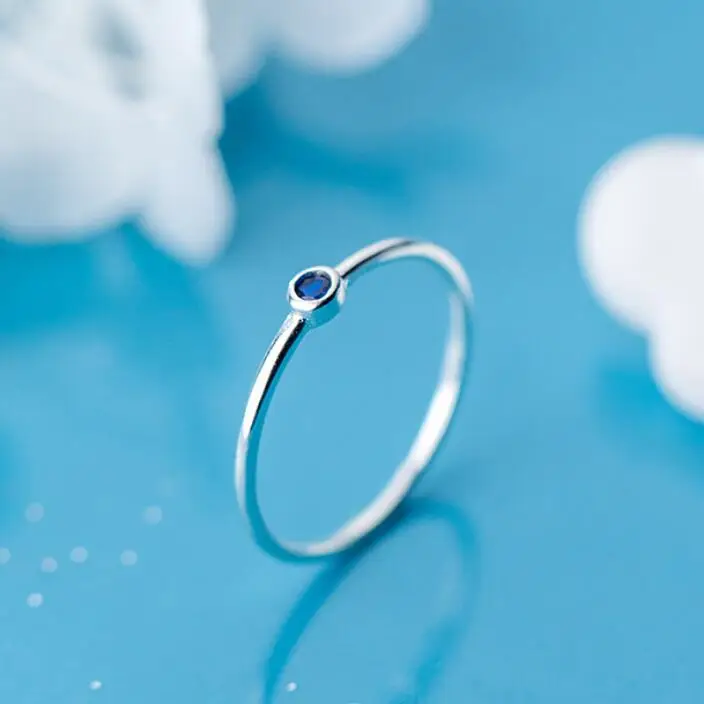 Женское кольцо средней длины в голубую точку | Украшения и аксессуары