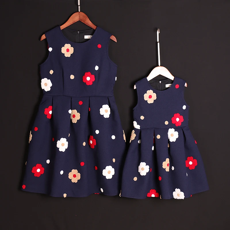 

Brand Spring Family Matching outfits child Clothes sleeveless Dress Kids Clothing Baby Girl flower dress Mother Daughter Dresses