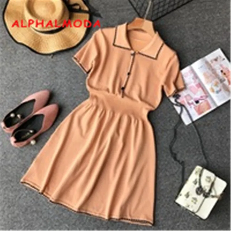 ALPHALMODA трикотажное платье с воротником поло коротким рукавом однобортное высокой
