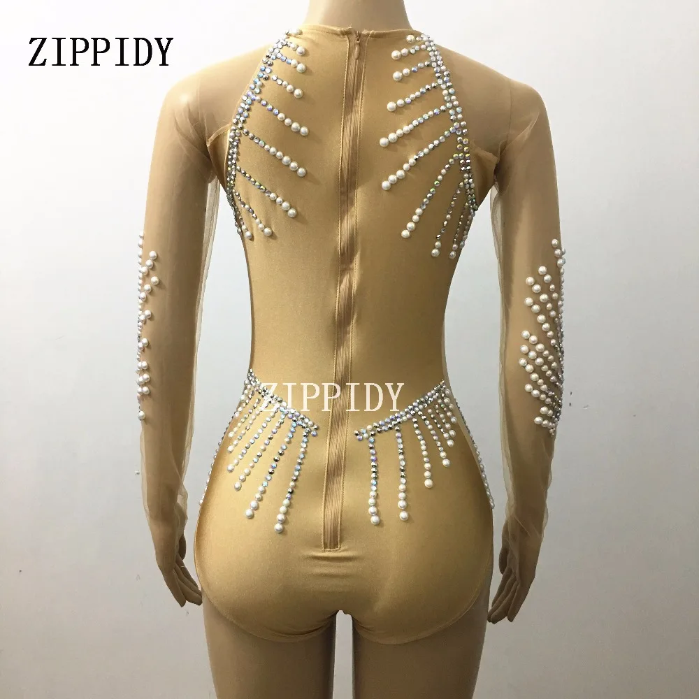 Блестящий Комбинезон с жемчужинами и кристаллами серебристого цвета со стразами