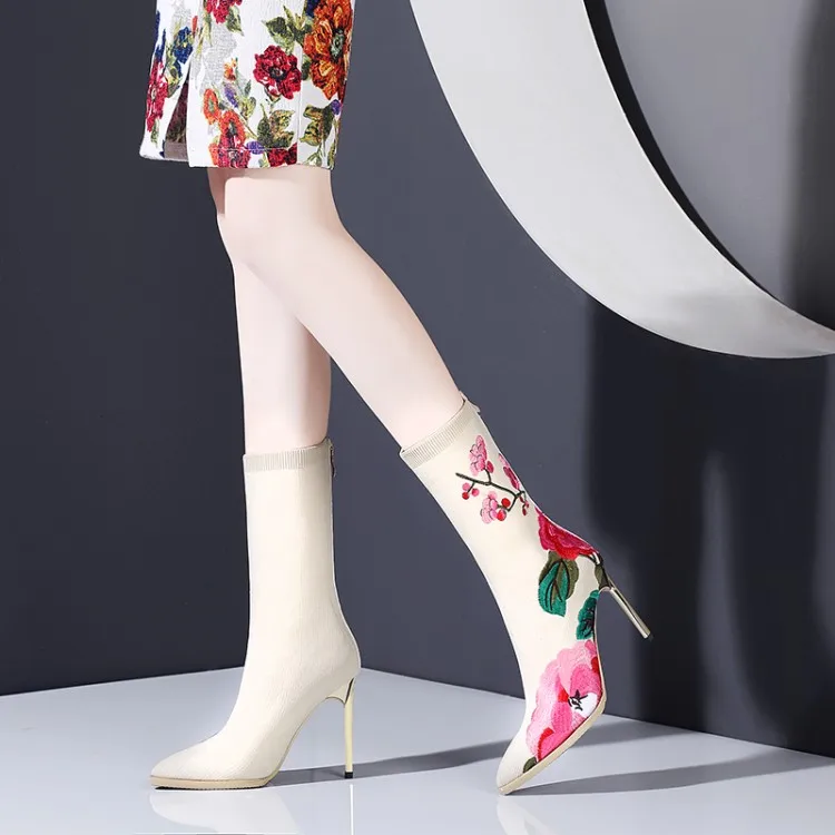 Женские сапоги до середины голени из эластичной ткани с острым носком на высоком