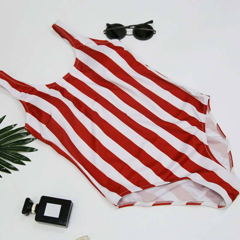 Женский купальный костюм в полоску монокини с открытой спиной пляжный красного и