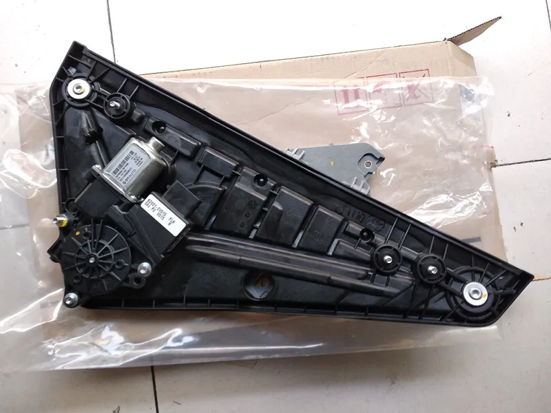For hyundai Veloster Left front glass lifter shelf bracket window motor 824012V010 | Автомобили и мотоциклы