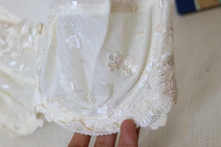 Бесплатная доставка Венера Черный Белый Вышивка плюс размер кружевное