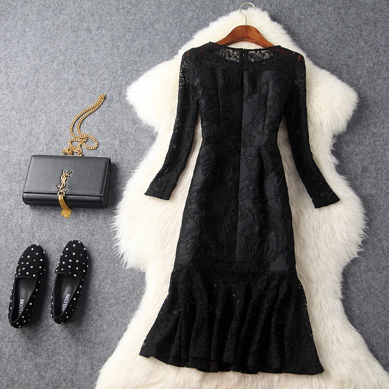 Женское ажурное кружевное платье черное облегающее до колен жаккардовое с