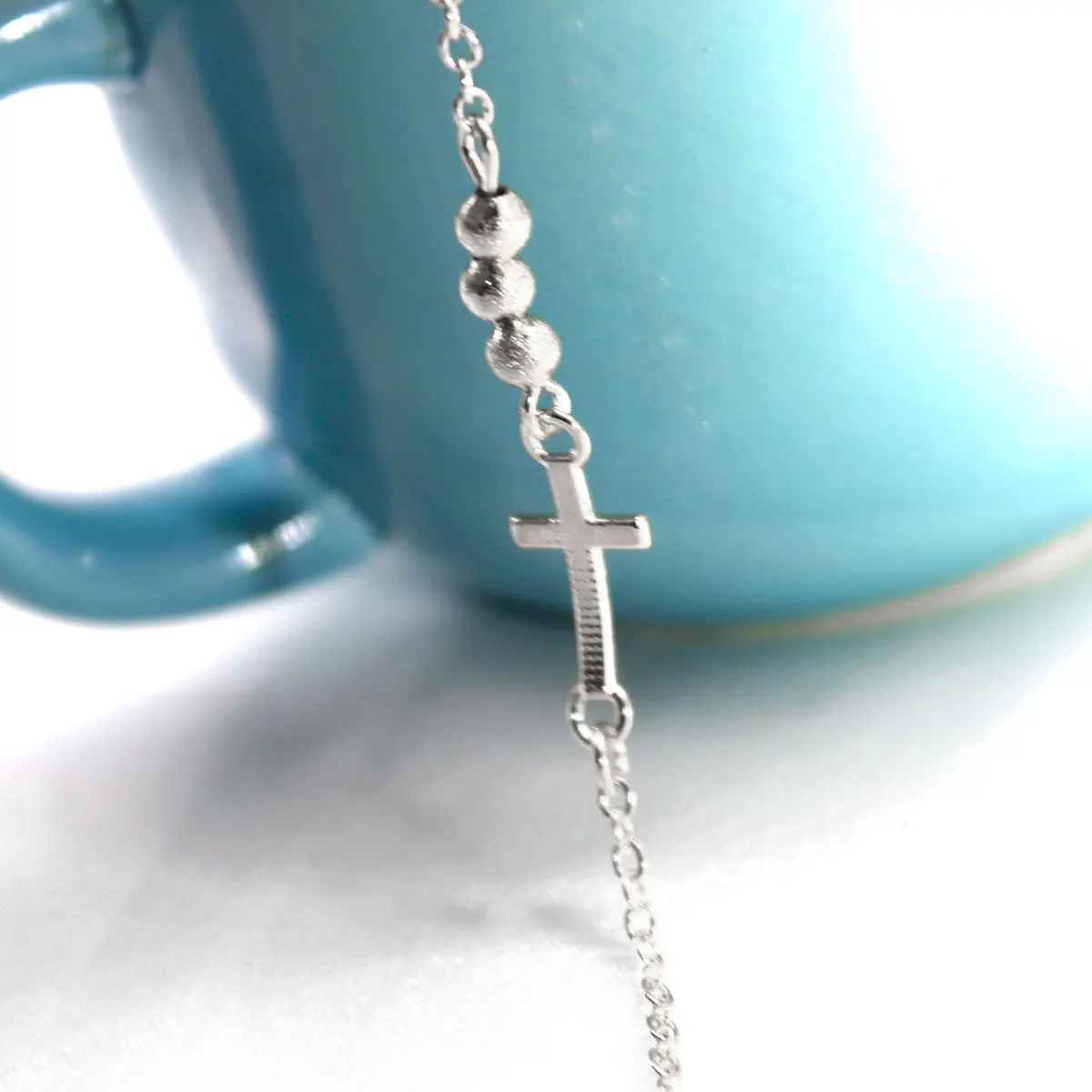 

Hand Accessories Spring New Alloy Simple Cross Bracelet Adjustable Beaded Charm Bracelets for Women Jewelry