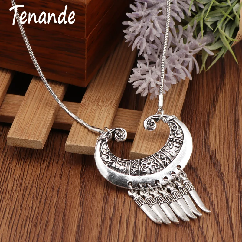

Tenande Vintage Ethnic Stripe Tassel Crescent Necklaces for Women Colares New Arrival Carved Statement Necklaces Pendants Femme
