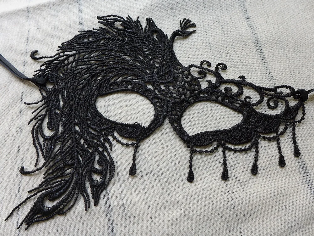 Новая Черная кружевная маска павлина для свадьбы вечеринки выдолбленная