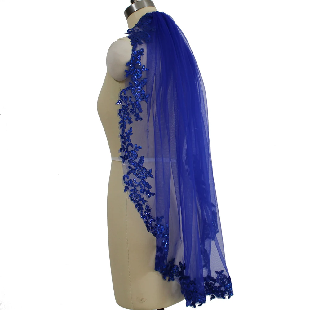 Фата свадебная короткая с блестками однослойная кружевными краями синяя для