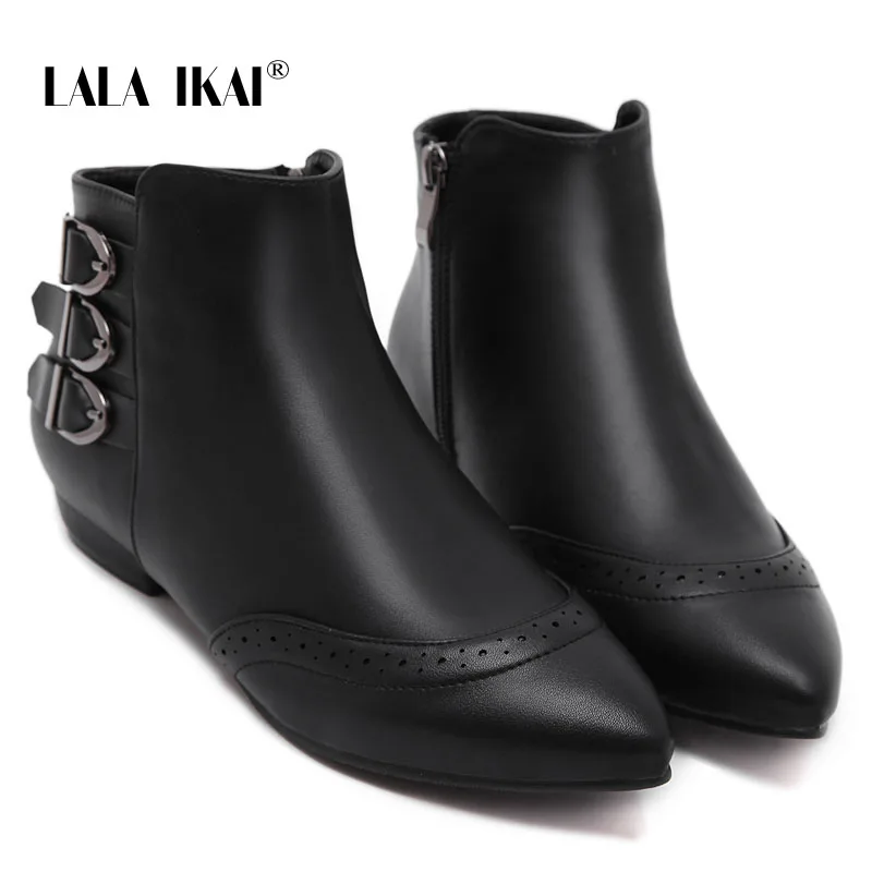 LALA IKAI/Для женщин с заклепками Короткие Плюшевые ботинки острый носок низкие