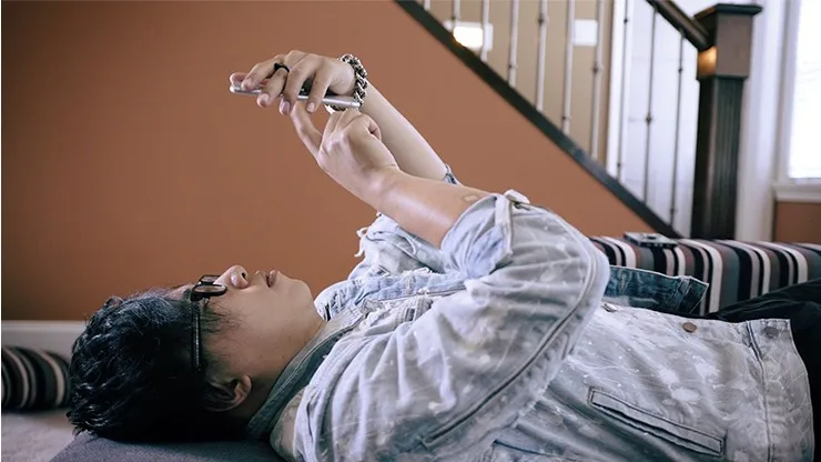 Держатель для телефона Fidget (мерцающий + обучающий) магический трюк крупным планом