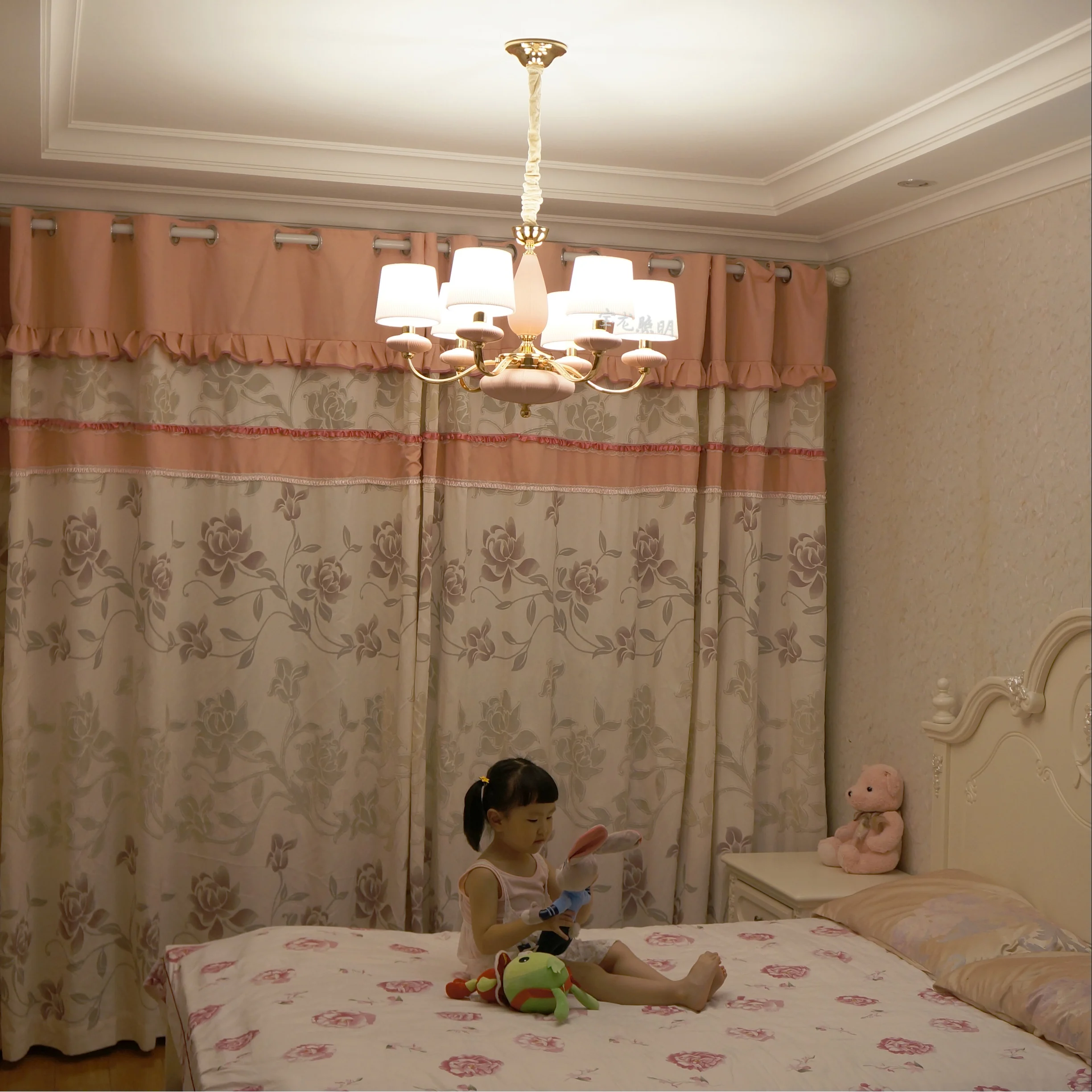 Удивительная розовая люстра принцессы Детское освещение Европейская фотолампа