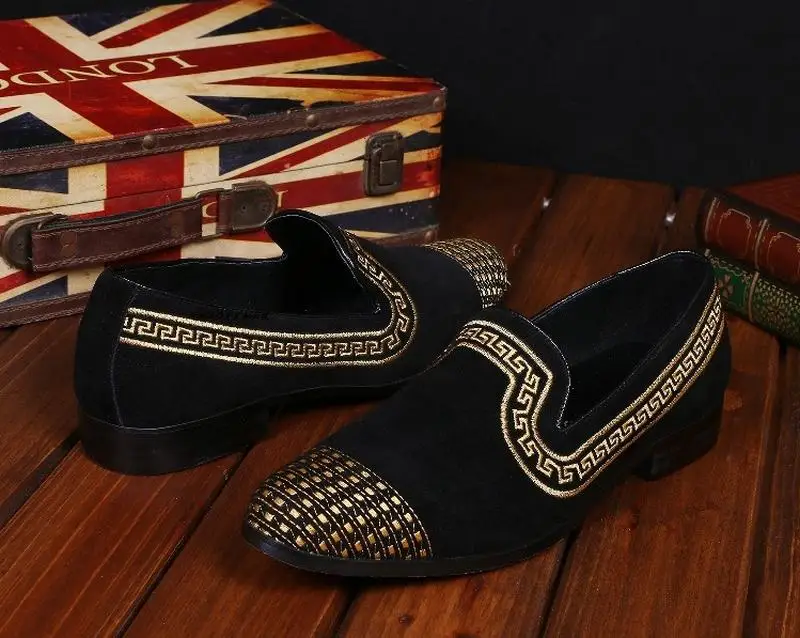 Мужские бархатные туфли черные винтажные Лоферы без застежки с золотой вышивкой
