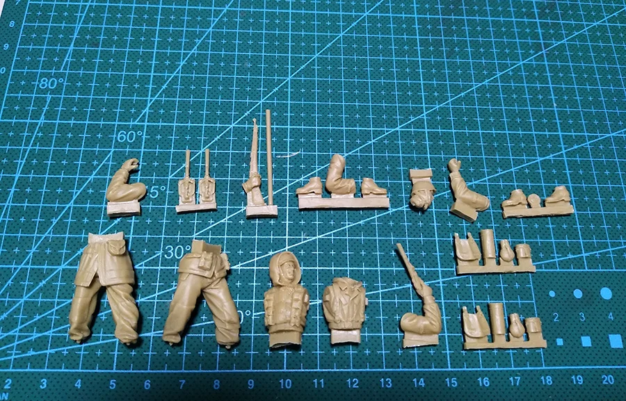 Сборочные неокрашенные весы 1/35 продвижение Fallschirmjager нецветная солдатская фигура