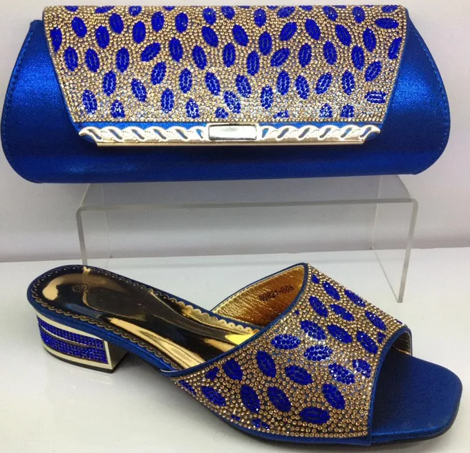 Мода Королевский синий низкий квадратные каблуки тапочки насосы shoes and hand сумка с