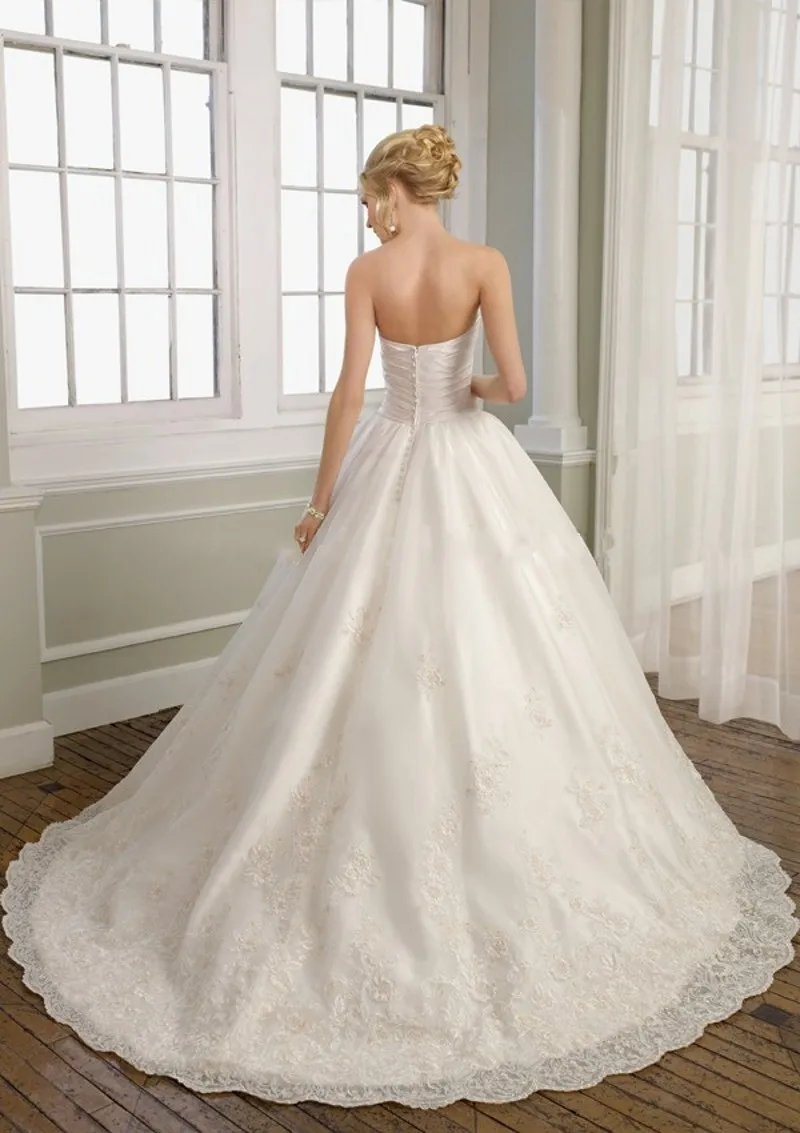 

Charming Sweetheart Lace Ball Gown Vestidos Off The Shoulder Ivory Tulle Wedding Dress Court Train Sleeveless Appliques Vestidos
