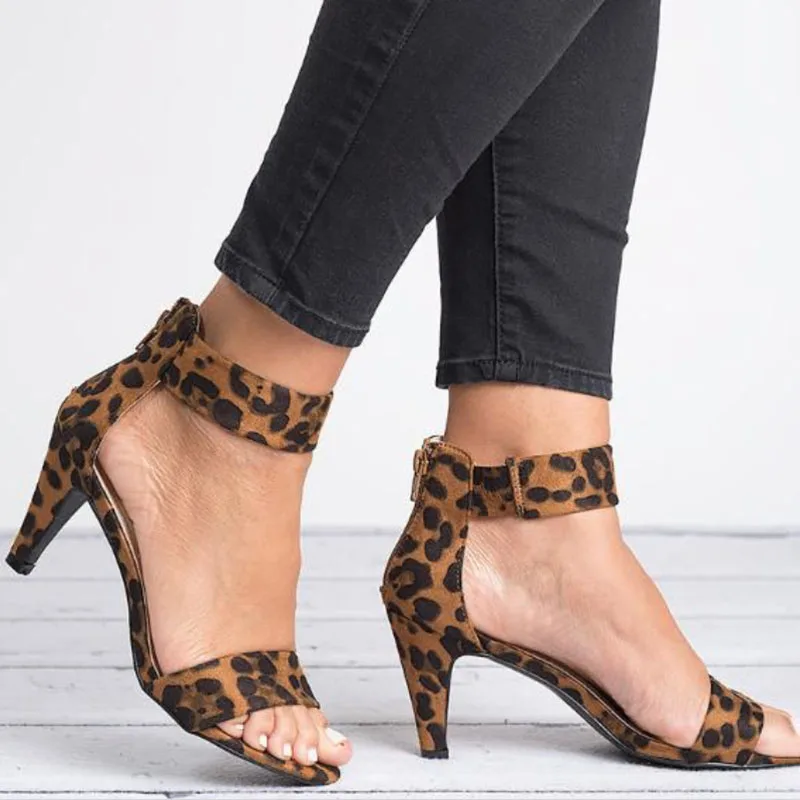Leopard Женские босоножки; коллекция года; Летняя обувь; женские босоножки на среднем каблуке с открытым носком; пикантные Летние босоножки на молнии; Sandalias Mujer; женская обувь размера плюс - Цвет: Leopard