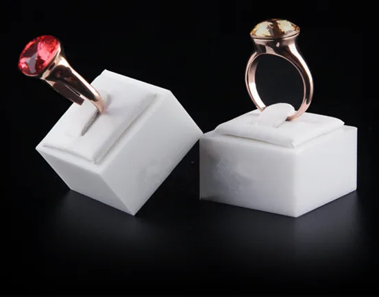 Уникальная и модная искусственная кожа акриловая витрина для колец Держатель