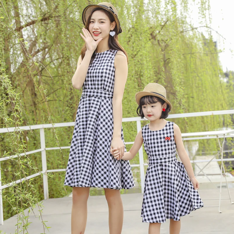 MOMMY and me/платья 2019 г. модная Одинаковая одежда для мамы и дочки одинаковые