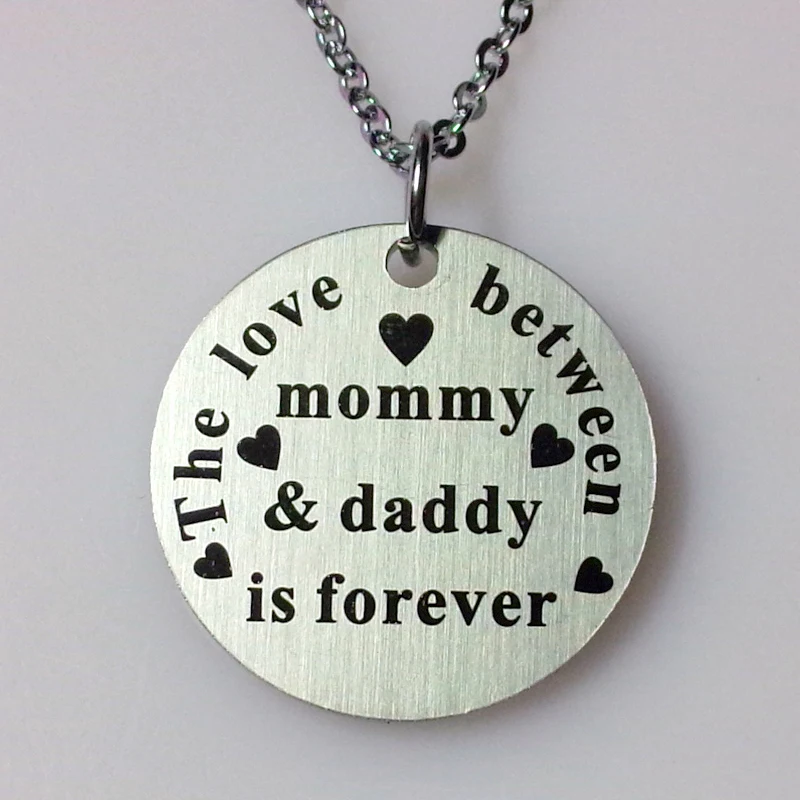 

10pcs/lot stainless steel mommy love daddy charm pendant necklace