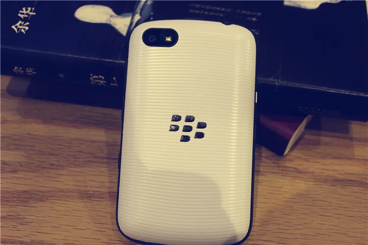 9720 Оригинальный blackberry мобильный телефон сотовом телефоне QWERTY клавиатура 5MP