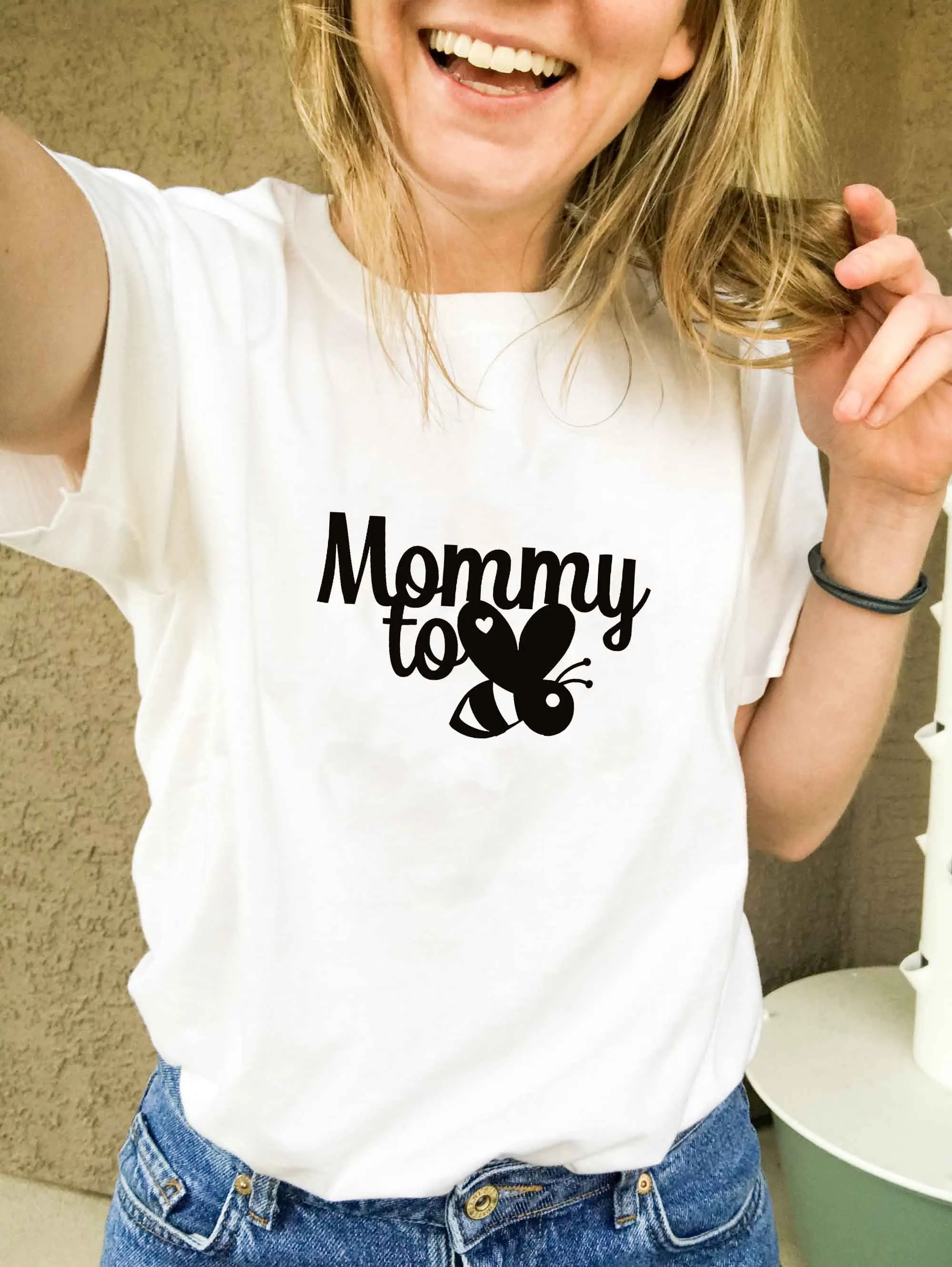 

Mommy To Bee New Arrival Graphic Women's Summer Funny Casual Cotton T-Shirt Mom To Be Shirt Baby Shower Gift