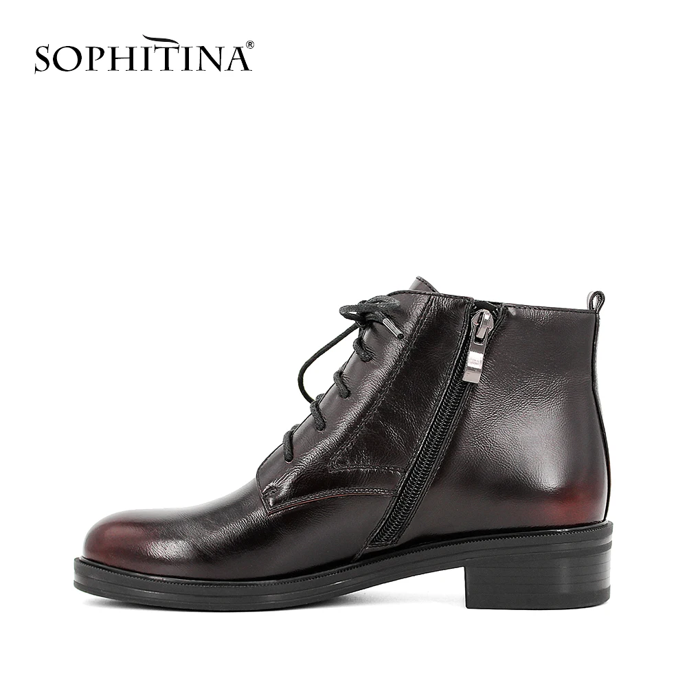 SOPHITINA/ Ботинки – для тех, кто ценит удобную и стильную обувь, выполнена из натуральной кожи бордового цвета, подкладка из ворсина. Ботинки дополнены шнуровкой. Мысок округлён.Боковая сторона дополнена молнием. B021
