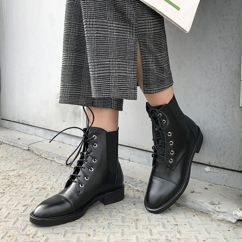 QUTAA/ г. Новая осенне-зимняя удобная женская обувь из коровьей кожи на низком каблуке со шнуровкой повседневные полусапожки с круглым носком размеры 34-39