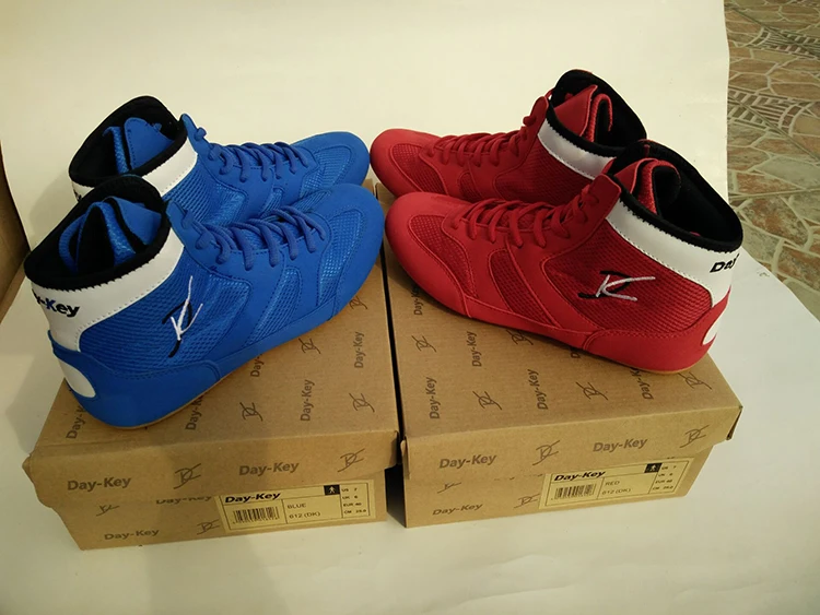 Подлинная VeriSign борьба обувь красный и синий бороться кроссовки сухожилия в конце