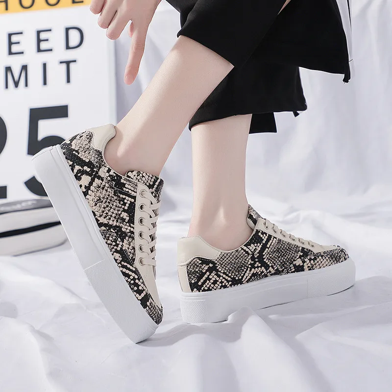 2020 Spring Light Snake Pattern Female Sneakers Summer Lace Up Flat Platform Women Sport Shoes Color Block White For Woman | Обувь