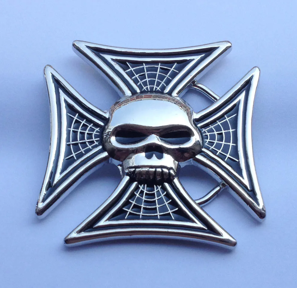 Череп с перекрестной пряжкой ремня Оловянным серебристым фотоэлементом