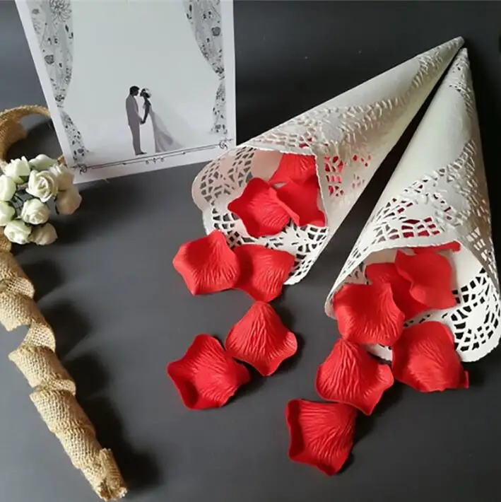 200 Pcs Eco-Friendly Grease-Proof White Paper Doilies for Party Wedding Christmas Table Decorative Cake Holder