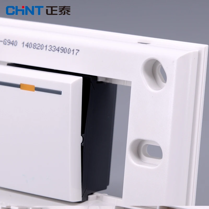 Настенный выключатель CHINT типа 118 розетка NEW5G одноклавишная двухсторонняя панель