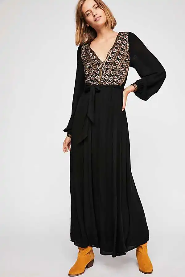 

2021 New Bohemian Embroidery Dress V-neck Lantern Sleeve Fashion Maxi Dress Cotton Backless Black Dress Boho Ethnic Dress Robes