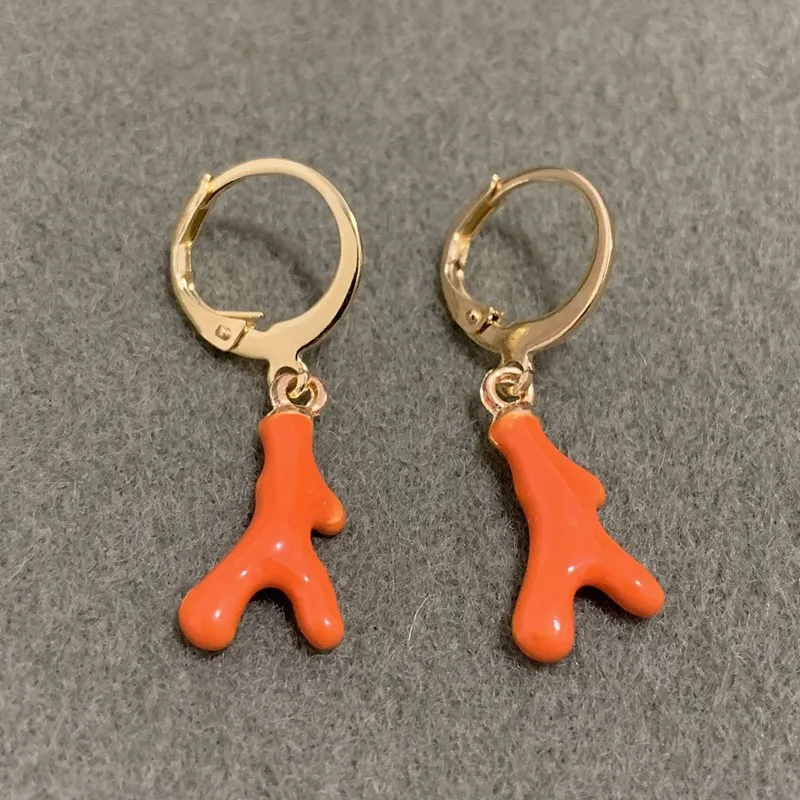 Серьги-кольца с кулоном в виде цыплят золотые оранжевые красные стальные летние