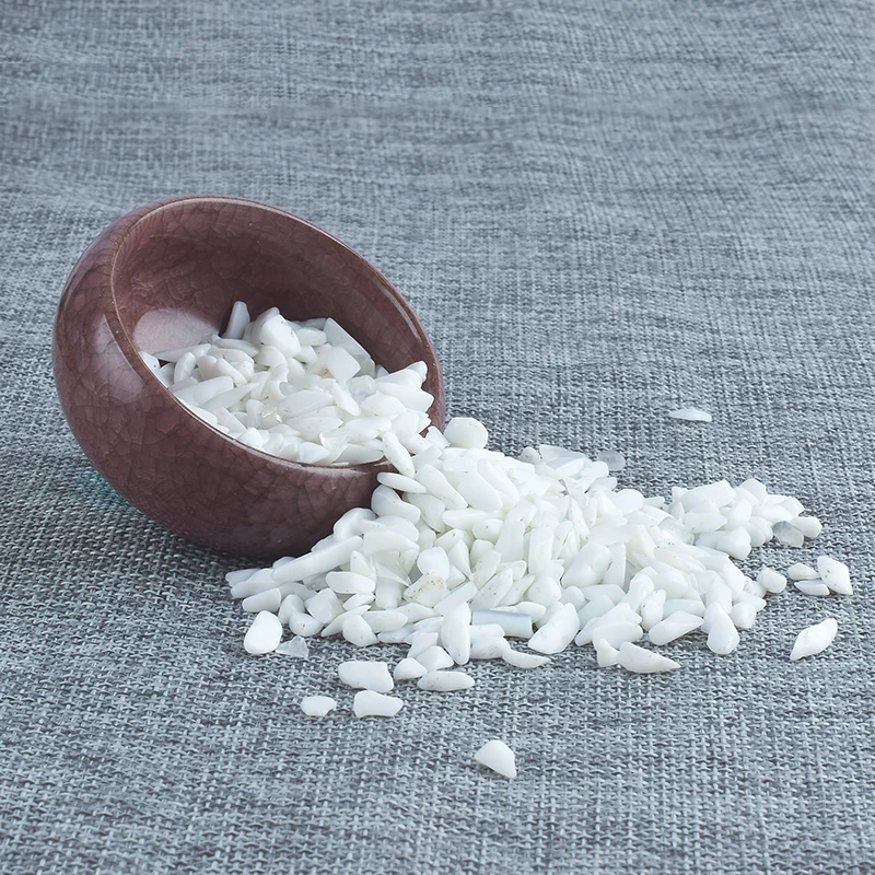 100 г Белый Howlite щебень натуральный драгоценный камень минеральный чип шарик обрушенный камень домашний фонтан декор целебные кристаллы рейки