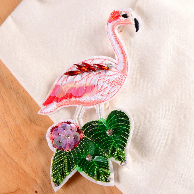 

1 PC Hand-sewn Rhinestone Flamingos Clothes Stickers Sew Sequins Pink Embroidery Clothing Patch Iron On Bird Patches