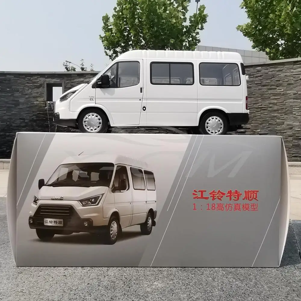 Литая модель автомобиля Jiangling JMC TeShun Teshun Te Shun 1:18 (белый) + маленький подарок! |