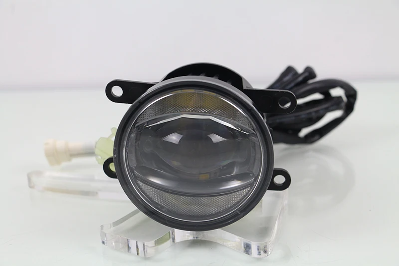 Автомобильный мигающий светодиодный противотуманный фонарь дневный ходовой