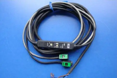 

Photoelectric Sensor UM-T50S-11 Built-In Beam Ttype Amplifier Original Authentic