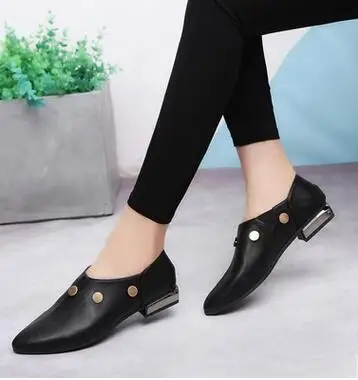 Европа и США 2020 Новая женская обувь с острым носком Корейская на низком каблуке