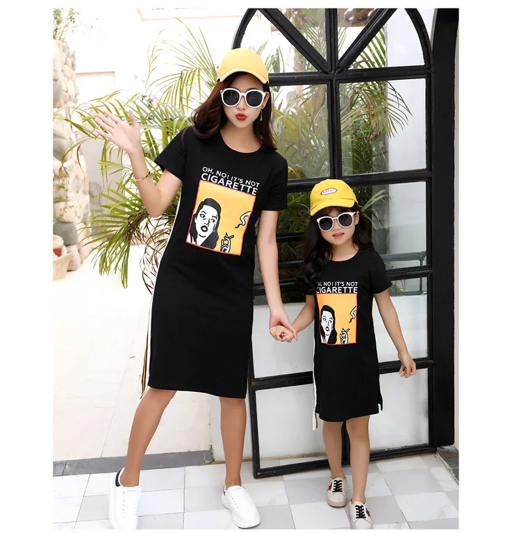Платья для мамы и дочки летние футболки мальчиков + штаны папы сына одинаковые