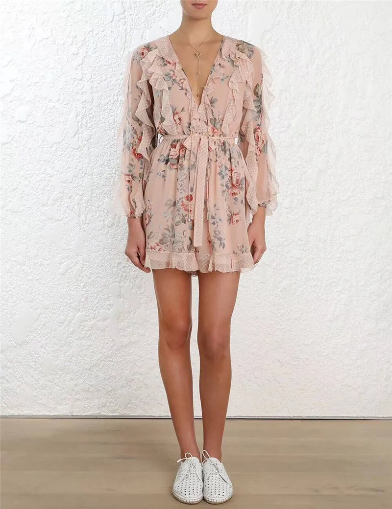 Женский комбинезон в горошек розовый с оборками и V образным вырезом стиле Звезд