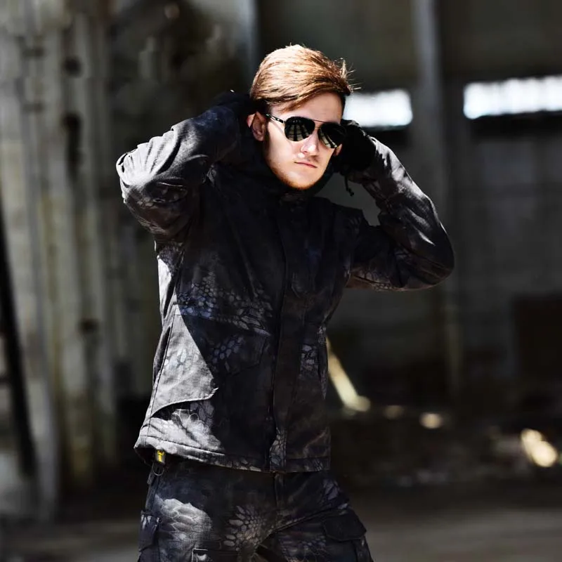 Куртка мужская тактическая с капюшоном водонепроницаемая флисовая