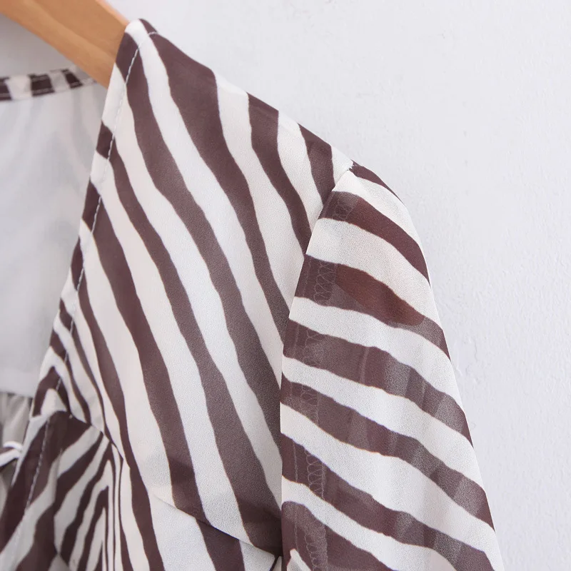 

Stripe Print Women's Blouse 2019 Autumn Elegant V-neck Lantern Sleeve Loose Ladies Tops Casual Chiffon Women's Shirt Streetwear