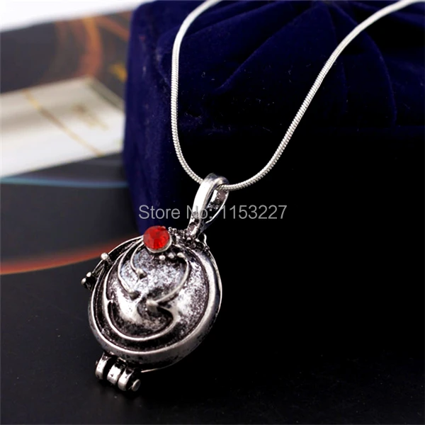 Ожерелье с подвеской из сплава красным камнем для всех стран Дневники вампира