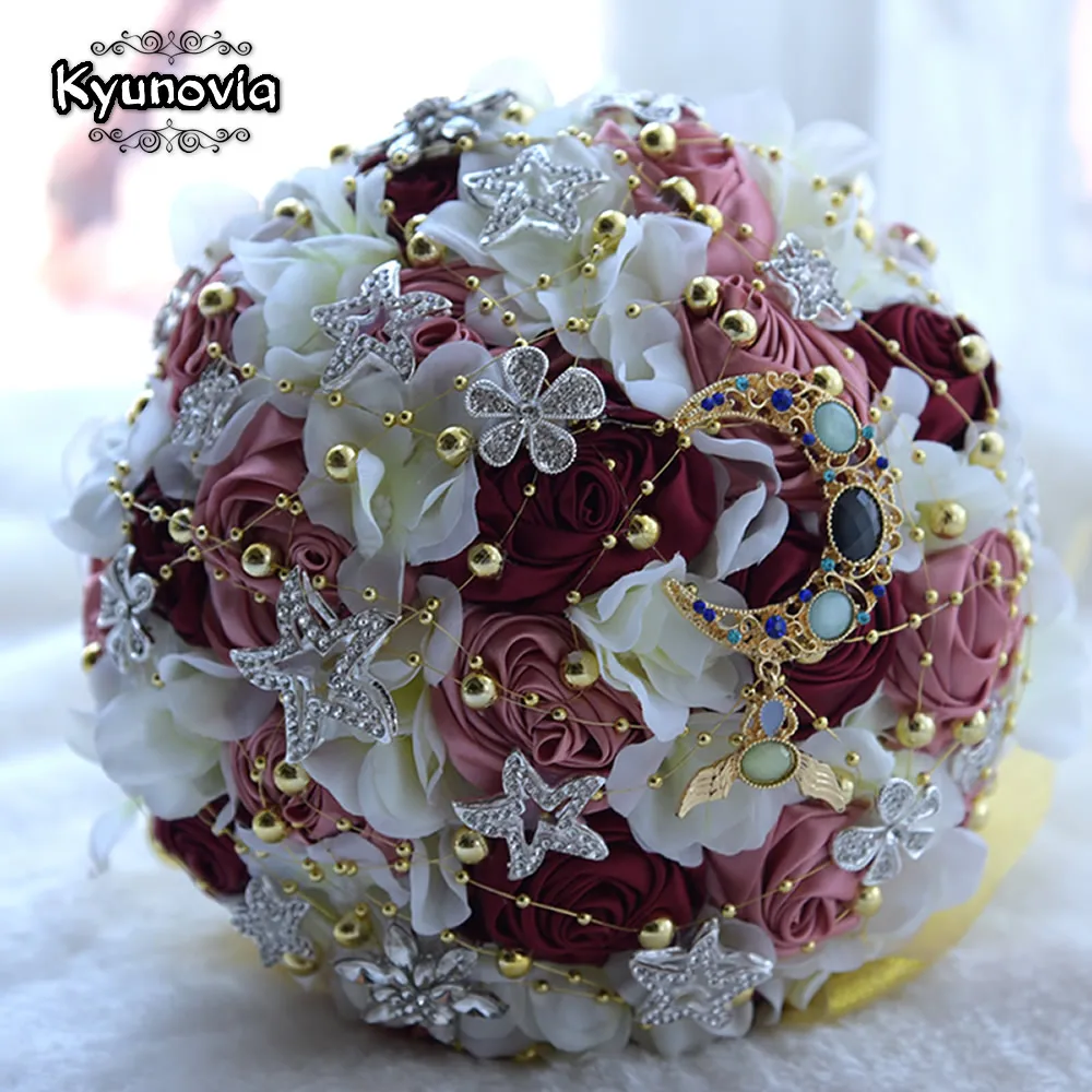 

Kyunovia Charming Moon Star Brooch Bouquet Satin Ribbon Bride's Bouquet Bridal Bouquet Beads Burgundy Roses Wedding Bouquet FE43