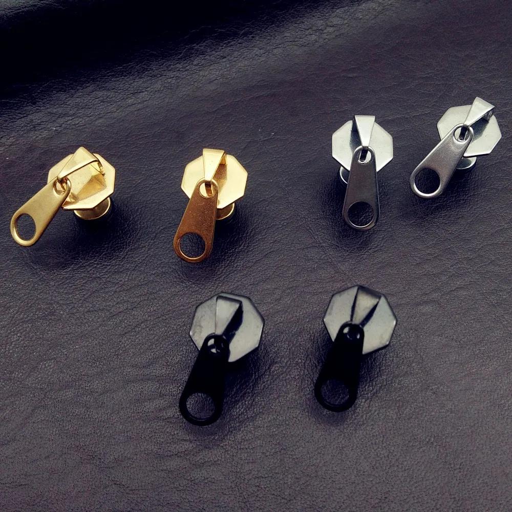 Серьги-гвоздики мужские из хирургической стали с титановым покрытием и