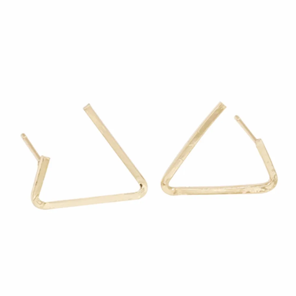 Тонкие открытые металлические треугольные золотистые черные посеребренные