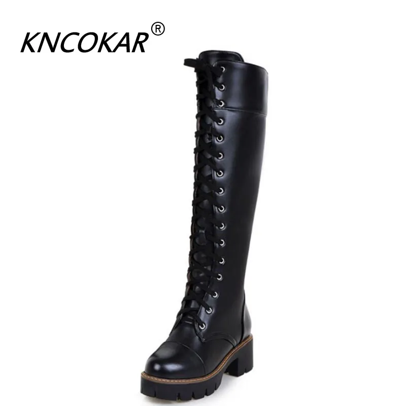 Новые осенне-зимние длинные сапоги KNCOKAR на низком каблуке, женские высокие сапоги в стиле ретро, сапоги до колена с круглым носком, рыцарские сапоги на шнуровке